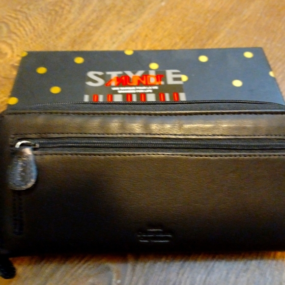 Mundi wallet bnwot - Picture 3 of 3
